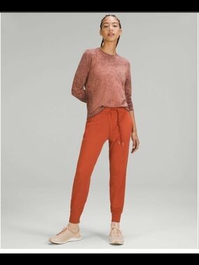 lululemon athletica Tap